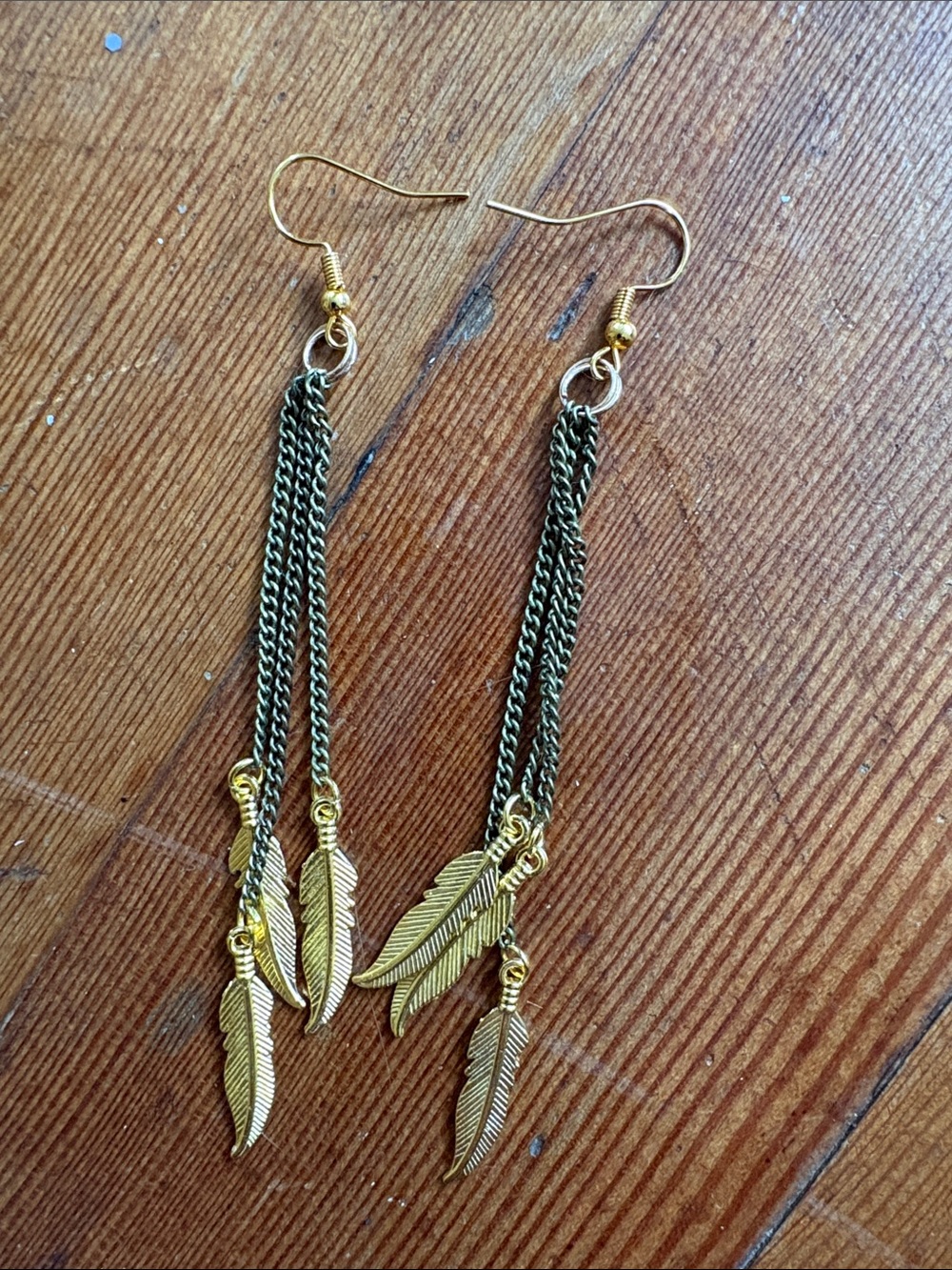 Hand-Crafted Gold Feather Dangle Earrings - Elegant Chain Tassel